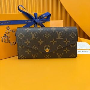 Louis Vuitton Sarah Wallet